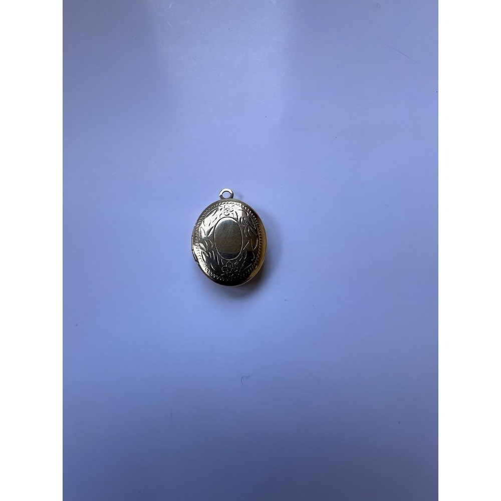 Vintage Etched Locket Picture Holder Pendant Double Hinged Oval Gold Tone